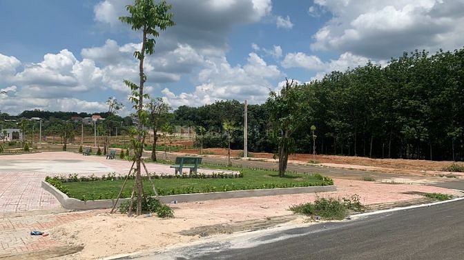 Bán lô đất SHR ngay gần TT Đồng Xoài, giá 900tr