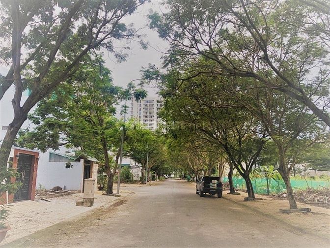 Bán đất địa ốc 3 8x20m quận 9 trục chính chung cư, ra cao tốc về Q1