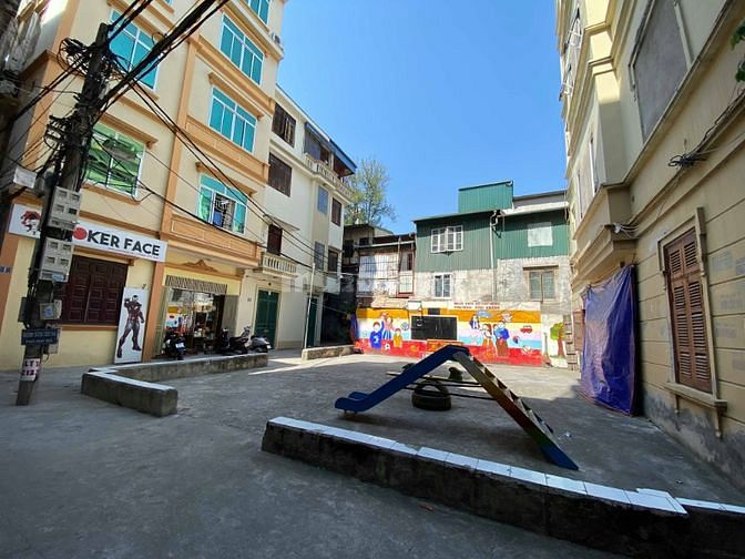 Bán nhà ngõ 575/22/14 Kim Mã mt 7,6m dt 34mx5t ngõ oto có sân chơi 6t8