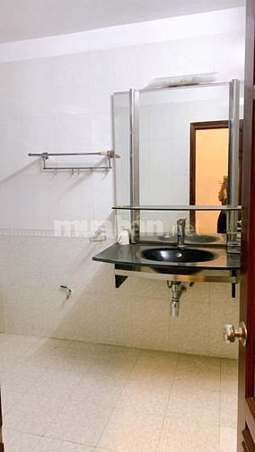 Hàng hiếm phố 8/3 Hai Bà Trưng 44m2 5T MT4.5 chỉ 6.x tỷ ô tô đỗ