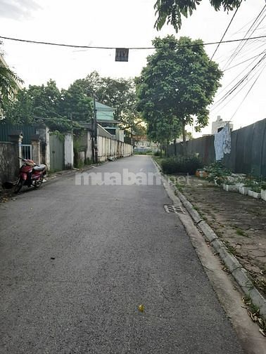 Bán đất đẹp ngõ 268 Ngọc Thụy đường 7m thoải mái ô tô tránh giá 5.1 tỷ