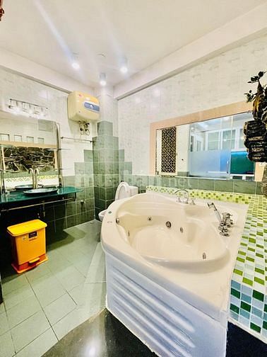 CHDV 1pn (50m2) view bờ kè Q1, thang máy, phòng trống vào ở liền