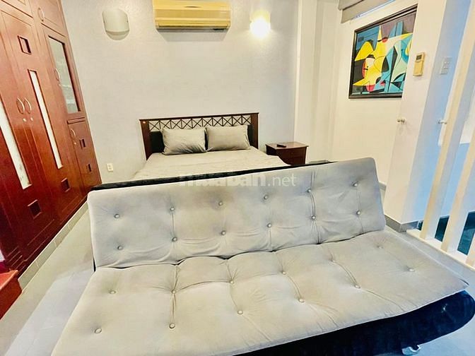 CHDV 1pn (50m2) view bờ kè Q1, thang máy, phòng trống vào ở liền