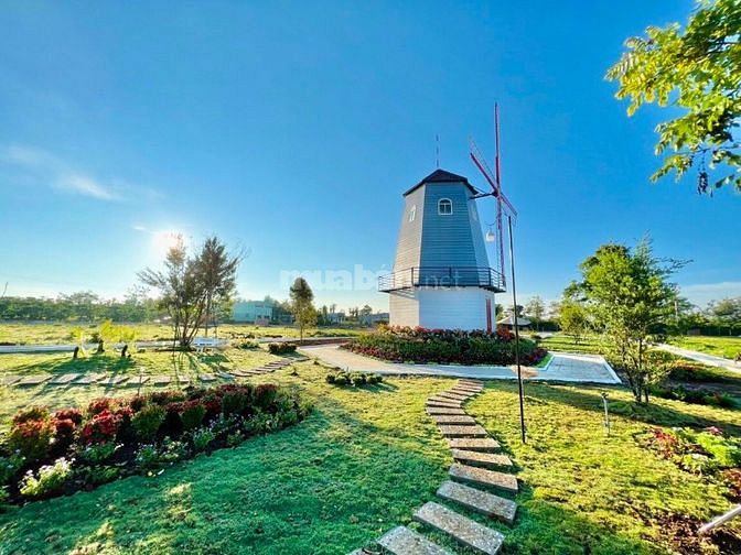 Đất Nền Panamera Có Hồ Cá KOI Sakura Japan Và Công viên La Mã
