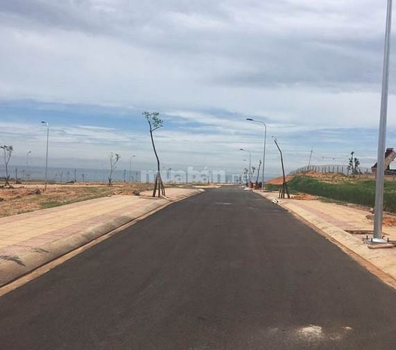 Nóng Nóng, Bán đất mặt tiền Huỳnh Thúc Kháng, SHR, View Biển