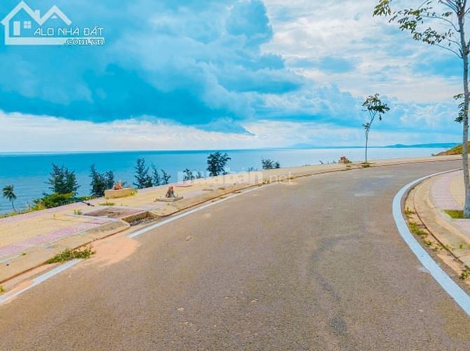 Nóng Nóng, Bán đất mặt tiền Huỳnh Thúc Kháng, SHR, View Biển
