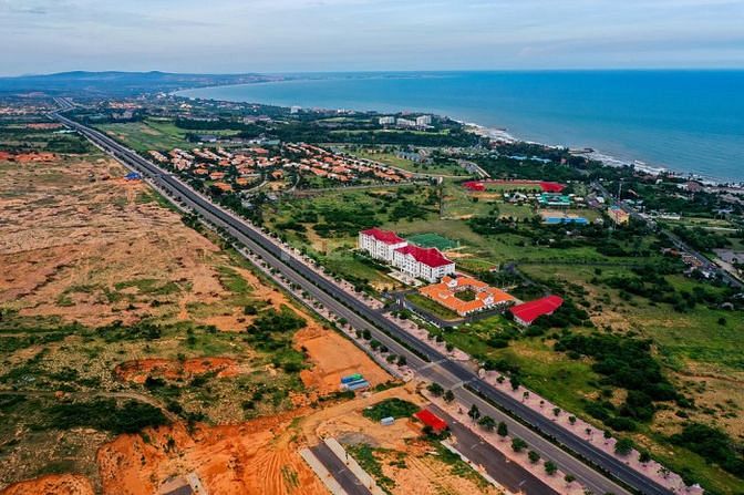 Nóng Nóng, Bán đất mặt tiền Huỳnh Thúc Kháng, SHR, View Biển