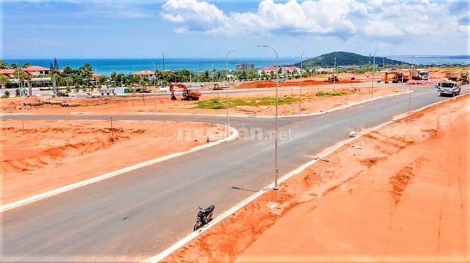 Nóng Nóng, Bán đất mặt tiền Huỳnh Thúc Kháng, SHR, View Biển