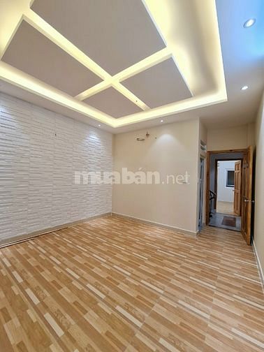 Nhà đẹp đối diện công viên, đường Bình Thành