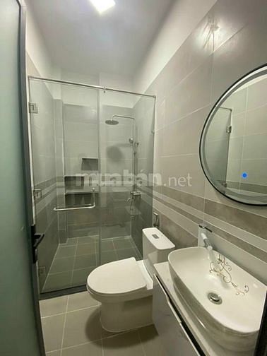 Nhà đẹp đối diện công viên, đường Bình Thành