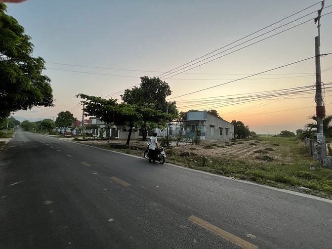 Đất chính chủ 2015 MT đường Suối Môn gần dự án Vingroup
