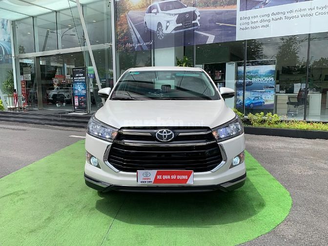 Innova Venturer 2019 số tự động màu trắng - xe đẹp vô nhiều đồ chơi