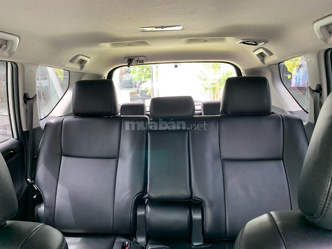 Innova Venturer 2019 số tự động màu trắng - xe đẹp vô nhiều đồ chơi