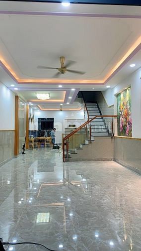 Nhà 1 trệt, 3 lầu, 80 m2, giá 7, 8 tỷ , N V T , L T Mỹ Q9 Thủ Đức HCM