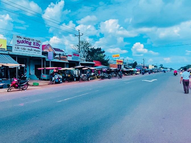 BÁN GẤP 3 NỀN (660M2-TC GIÁ 730TR)MT NHỰA 32M ĐT.752 SÁT CHỢ BÌNH LONG