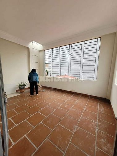 BÁN NHÀ PHÂN LÔ HOÀNG QUỐC VIỆT Ô TÔ ĐỖ GẦN, NGÕ THÔNG, 40M2, KHUNG BT