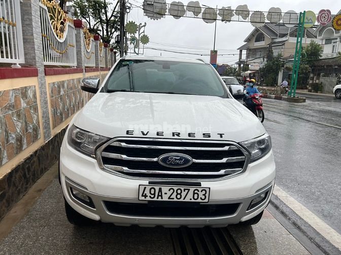 Bán xe Ford Everest 2,0AT turbo Titanium SX 2019, màu trắng