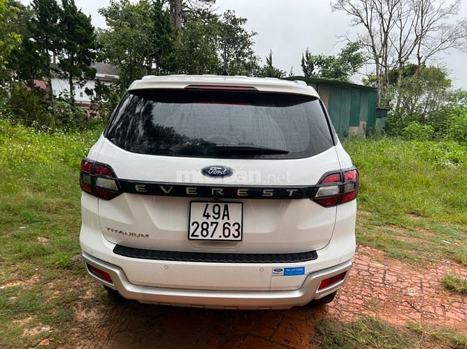 Bán xe Ford Everest 2,0AT turbo Titanium SX 2019, màu trắng