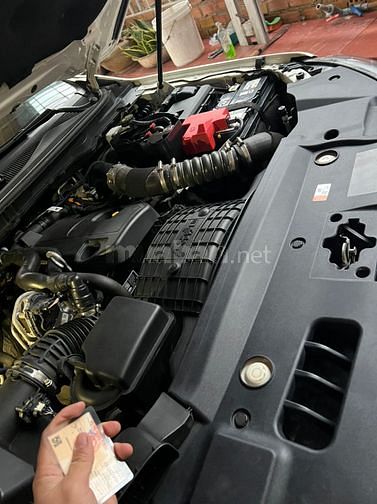 Bán xe Ford Everest 2,0AT turbo Titanium SX 2019, màu trắng