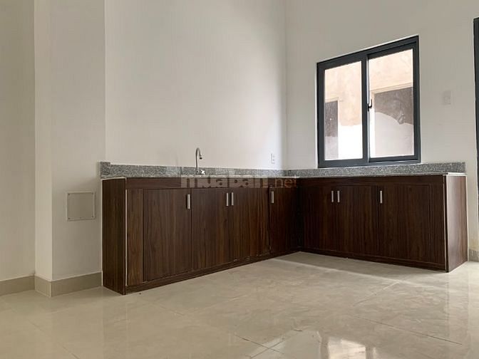 Kẹt tiền bán gấp nhà 1 trệt 2 lầu gần trường Cao Đẳng Bến Tre