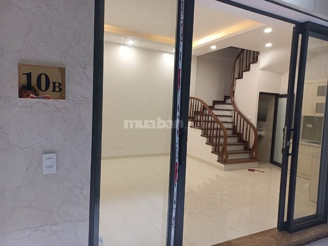 Bán nhà số 10B ngõ 103/8 phố Pháo Đài Láng gần đầu Nguyễn Chí Thanh.