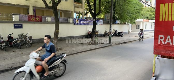 Vào nam cần sang nhượng gấp quán gần trường học