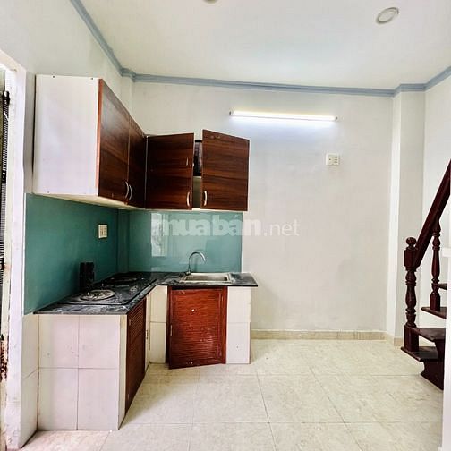 Nhà  nhỏ 55/ Nguyễn Văn Công 2 lầu 2PN sổ hồng riêng