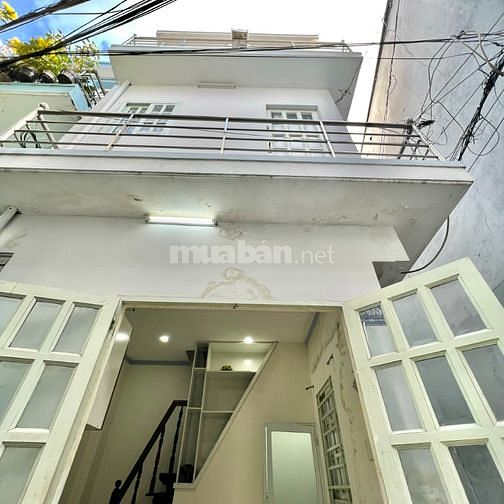 Nhà  nhỏ 55/ Nguyễn Văn Công 2 lầu 2PN sổ hồng riêng