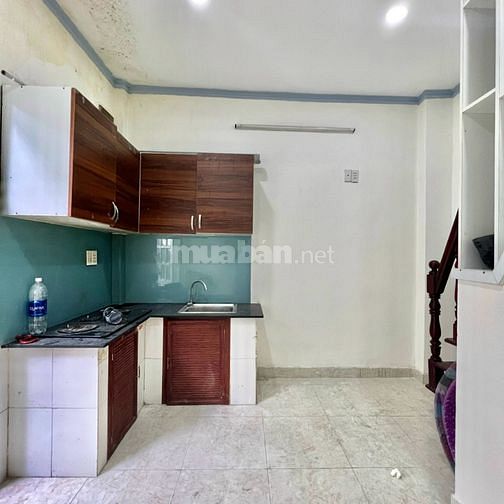 Nhà  nhỏ 55/ Nguyễn Văn Công 2 lầu 2PN sổ hồng riêng