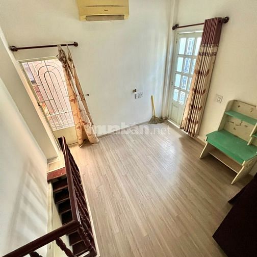 Nhà  nhỏ 55/ Nguyễn Văn Công 2 lầu 2PN sổ hồng riêng