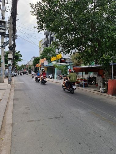 Cần bán nhà mặt tiền kinh doanh Quận 2