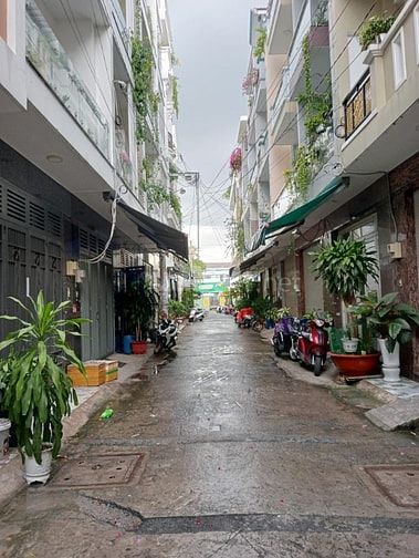 Nhà BTCT 2 tầng hẻm xe hơi 6m, 3 phút tới Siêu thị AEON Mall Tân Phú