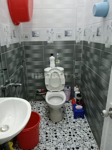 Nhà BTCT 2 tầng hẻm xe hơi 6m, 3 phút tới Siêu thị AEON Mall Tân Phú