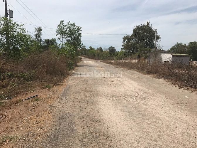 Bán 1000m2 đất mặt tiền Lương Định Của, Thị xã LaGi giá tốt nhất