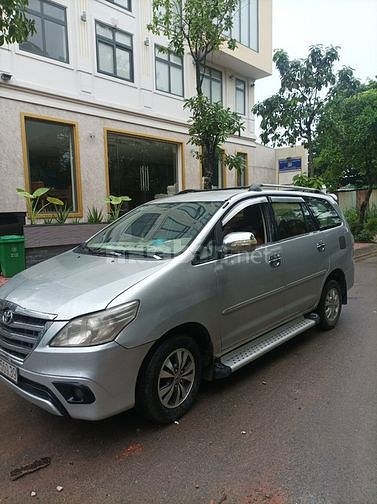 BÁN XE INNOVA 2009 G, VÔ ÍT ĐỒ CHƠI.