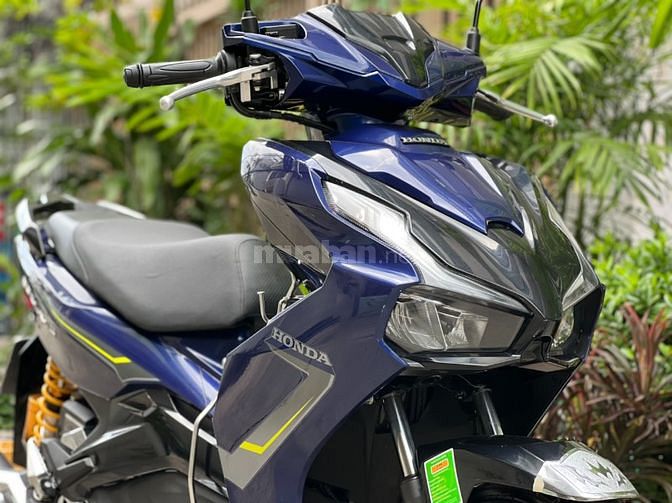 Mới về AirBlade Fi 1 cặp xe AirBlade Fi xanh, biển số thành phố