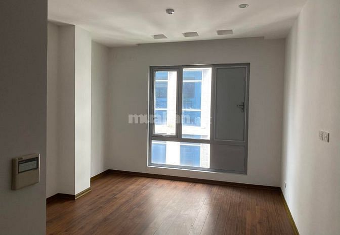 Bán khách sạn 4 sao Lê Văn Lương, 9 tầng KD 1.2 tỷ/tháng - 63.5 tỷ