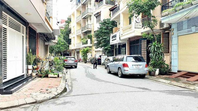 BÁN BIỆT THỰ LÔ GÓC VIP PHỐ GIẢNG VÕ, BA ĐÌNH 134.4 M2, GIÁ 75 TỶ