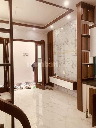 BÁN NHÀ QUẬN LONG BIÊN, THIẾT KẾ HIỆN ĐẠI 5 TẦNG.DT 40M2. 