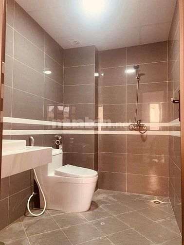 BÁN NHÀ QUẬN LONG BIÊN, THIẾT KẾ HIỆN ĐẠI 5 TẦNG.DT 40M2. 