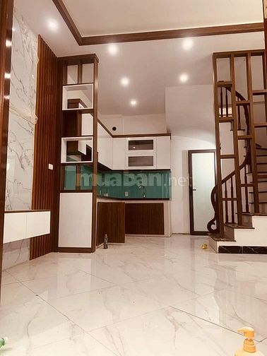 BÁN NHÀ QUẬN LONG BIÊN, THIẾT KẾ HIỆN ĐẠI 5 TẦNG.DT 40M2. 