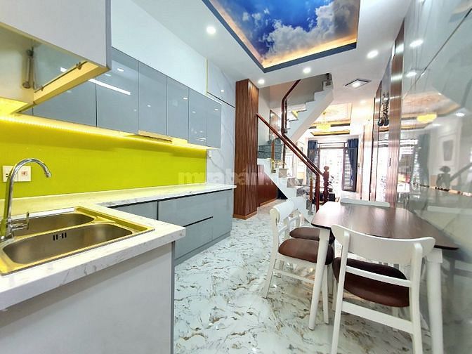 Bán nhà hẻm xe hơi Huỳnh Tấn Phát,  DT 3,1x15m, 3 lầu. Giá 3,18 tỷ