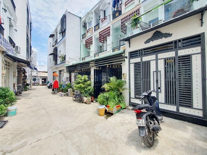 Bán nhà hẻm xe hơi Huỳnh Tấn Phát,  DT 3,1x15m, 3 lầu. Giá 3,18 tỷ