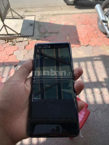 Z Flip ram 8/256 đẹp keng chữa cháy khá tốt có nhận giao lưu bù trừ