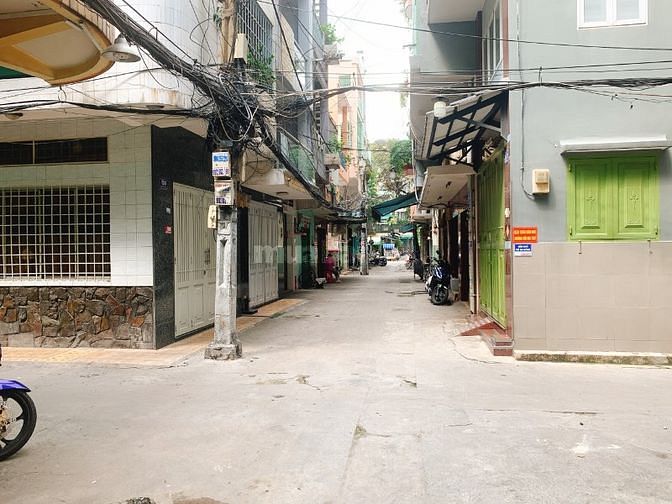 Căn góc 2 MT - Hẻm Xe Hơi - Nguyễn Tiểu La. DT : 31m vuông.