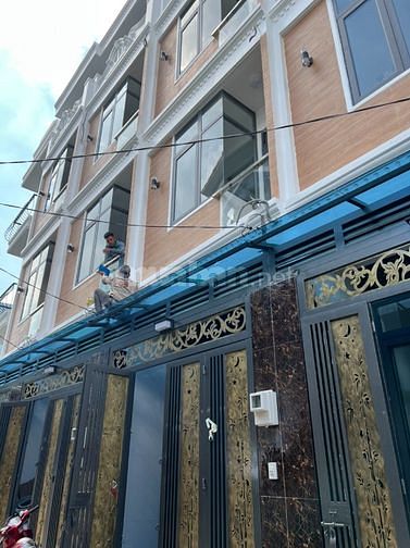 Bán nhà phố sát Mt Quang Trung 3.3m x 13m,1 trệt 3 lầu đường thông 4m.