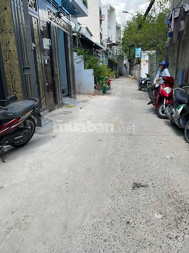 Bán nhà phố sát Mt Quang Trung 3.3m x 13m,1 trệt 3 lầu đường thông 4m.