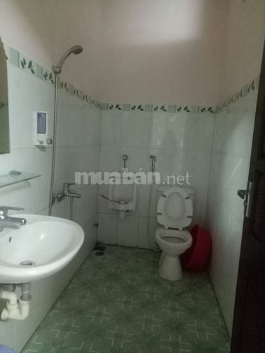 Nhà 3,5 tầng mặt tiền Huỳnh Tấn Phát – 17 tr/tháng 