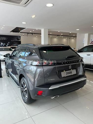 Peugeot 2008, nhận xe từ 240 triệu (trả góp)