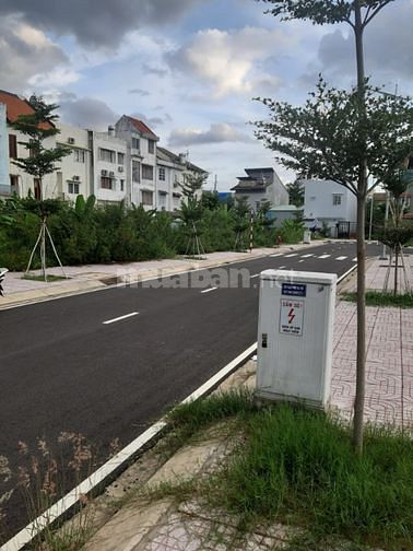 Bán gấp 5 lô đất MT Nguyễn Xí, Bình Thạnh -sổ riêng, lô 105m2 giá 2tỷ2